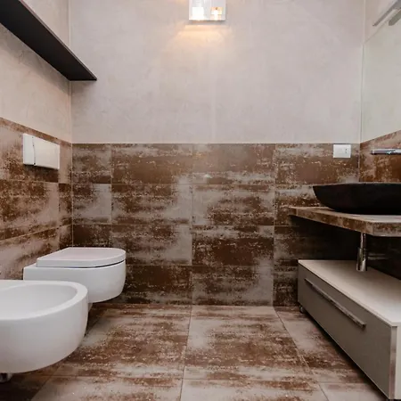 Luxury 3 Fiat, Ariberto Home, Tra Centro Storico Di E Navigli, Con Spaziosa Jacuzzi Apartment *
