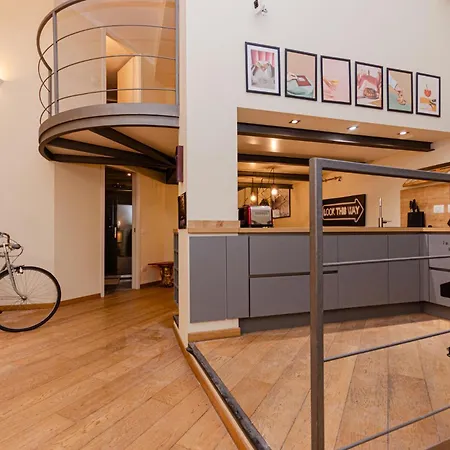 Apartment Luxury 3 Fiat, Ariberto Home, Tra Centro Storico Di E Navigli, Con Spaziosa Jacuzzi Milan