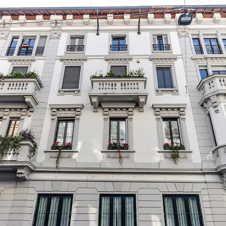 Apartment Luxury 3 Fiat, Ariberto Home, Tra Centro Storico Di E Navigli, Con Spaziosa Jacuzzi Milan