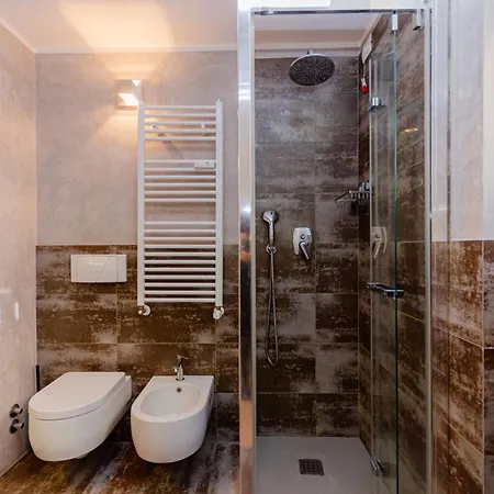 Luxury 3 Fiat, Ariberto Home, Tra Centro Storico Di E Navigli, Con Spaziosa Jacuzzi Apartment *